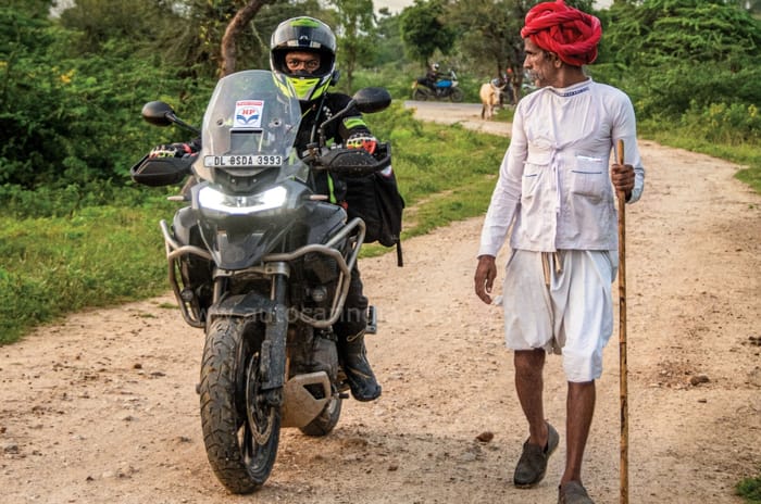 BMW vs Ducati vs Harley vs Triumph - 2000km ADV road trip comparison